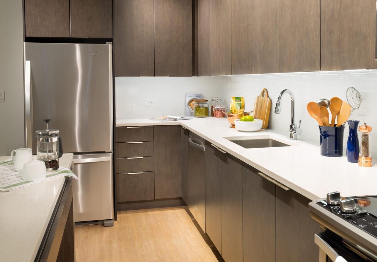Deedee'S Sky Rise Apartments At Newport II 저지시티 외부 사진