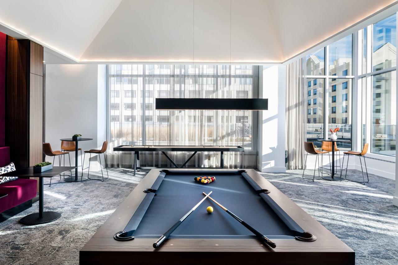 Deedee'S Sky Rise Apartments At Newport II 저지시티 외부 사진