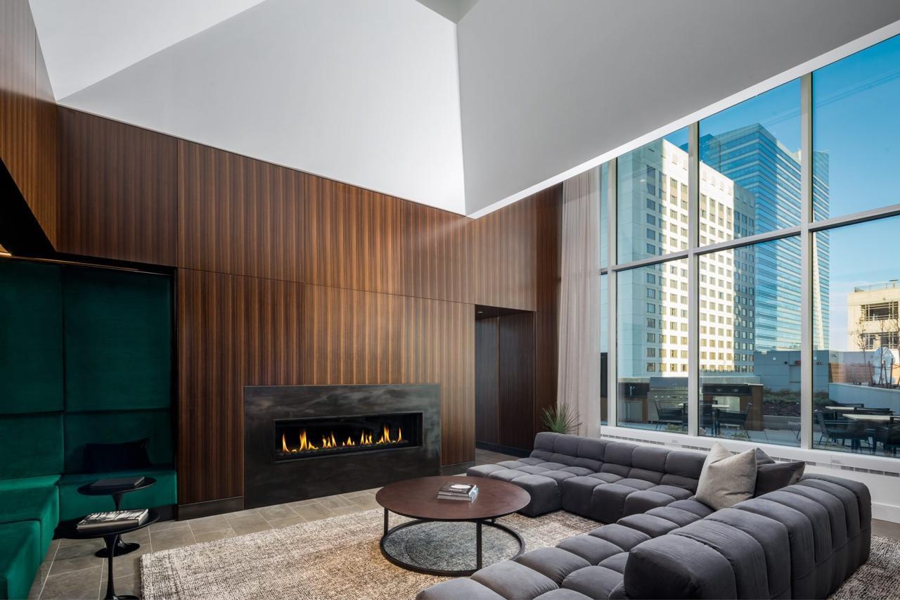 Deedee'S Sky Rise Apartments At Newport II 저지시티 외부 사진