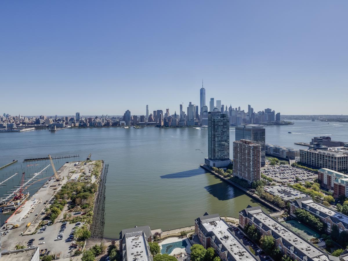 Deedee'S Sky Rise Apartments At Newport II 저지시티 외부 사진