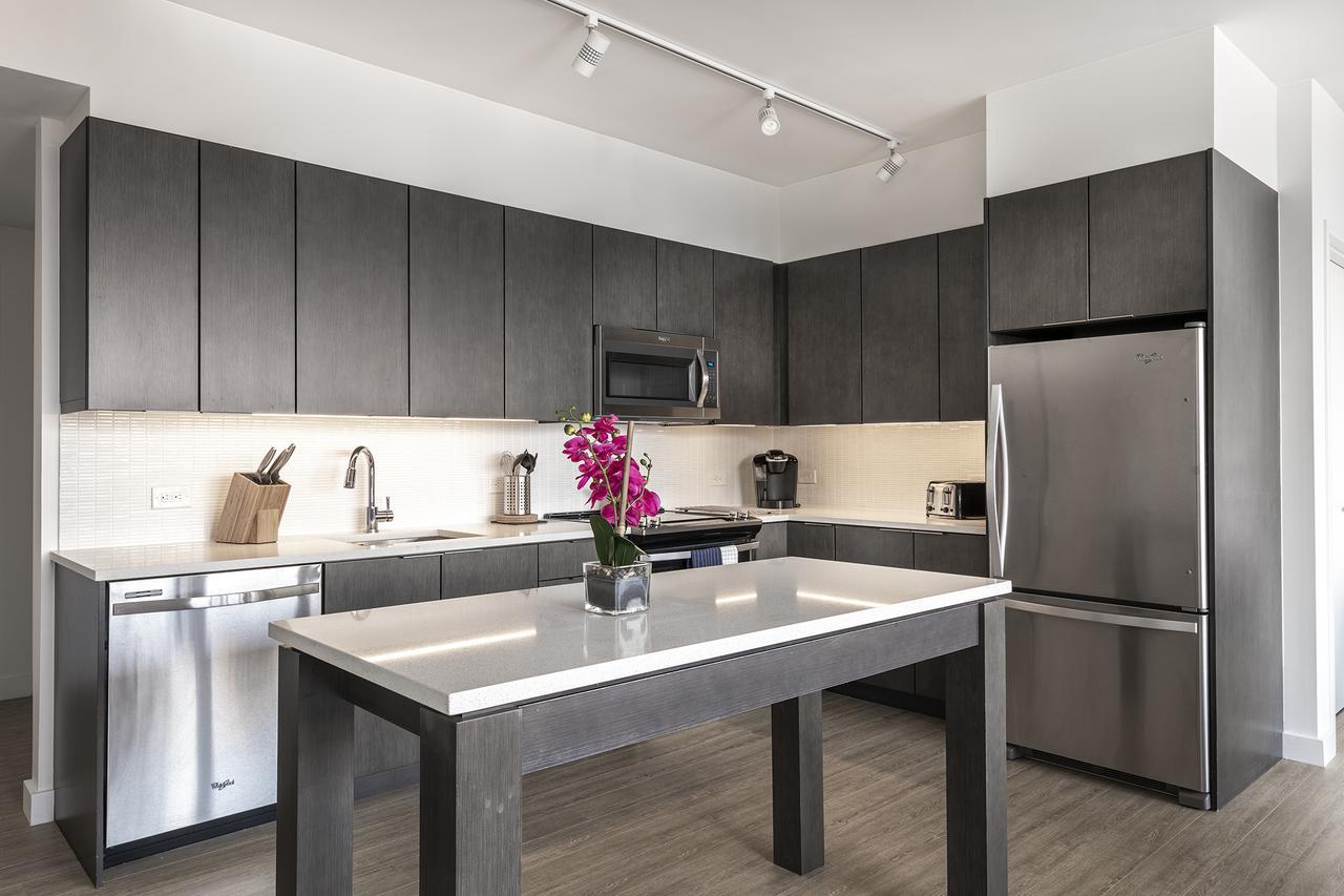 Deedee'S Sky Rise Apartments At Newport II 저지시티 외부 사진