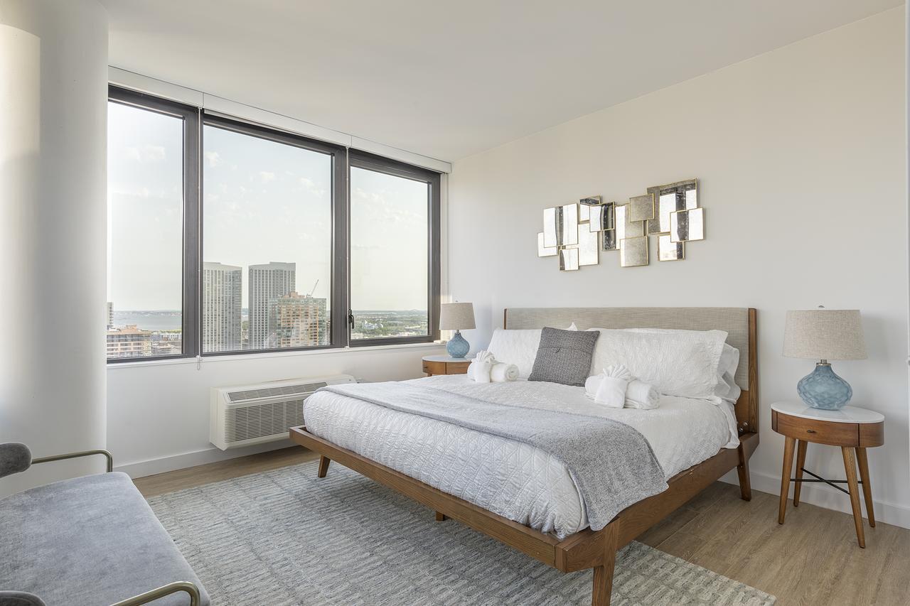 Deedee'S Sky Rise Apartments At Newport II 저지시티 외부 사진