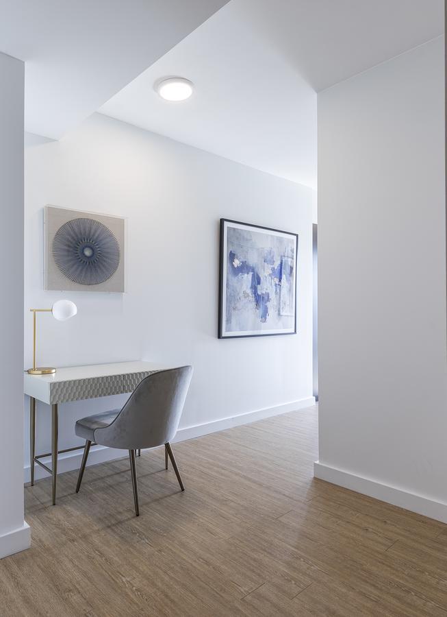 Deedee'S Sky Rise Apartments At Newport II 저지시티 외부 사진