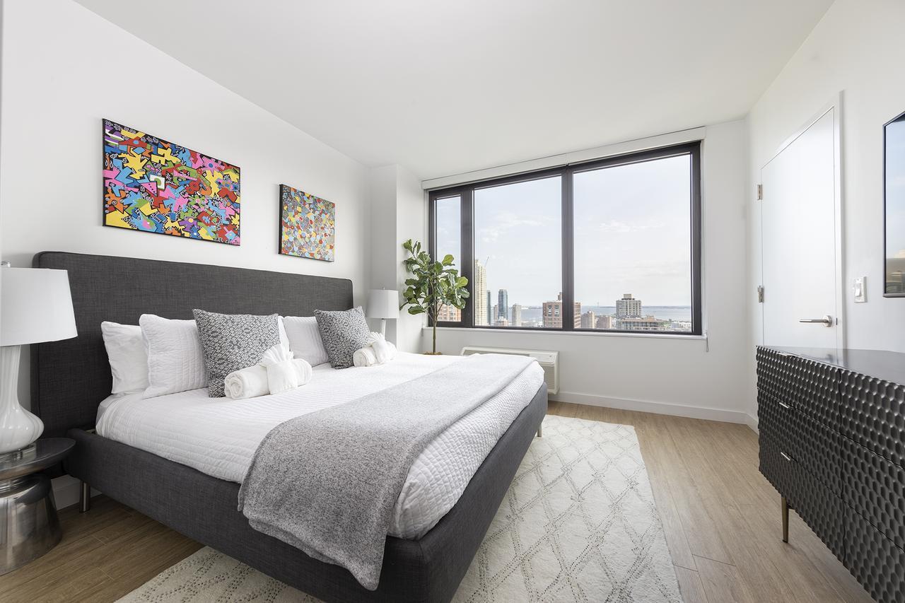 Deedee'S Sky Rise Apartments At Newport II 저지시티 외부 사진