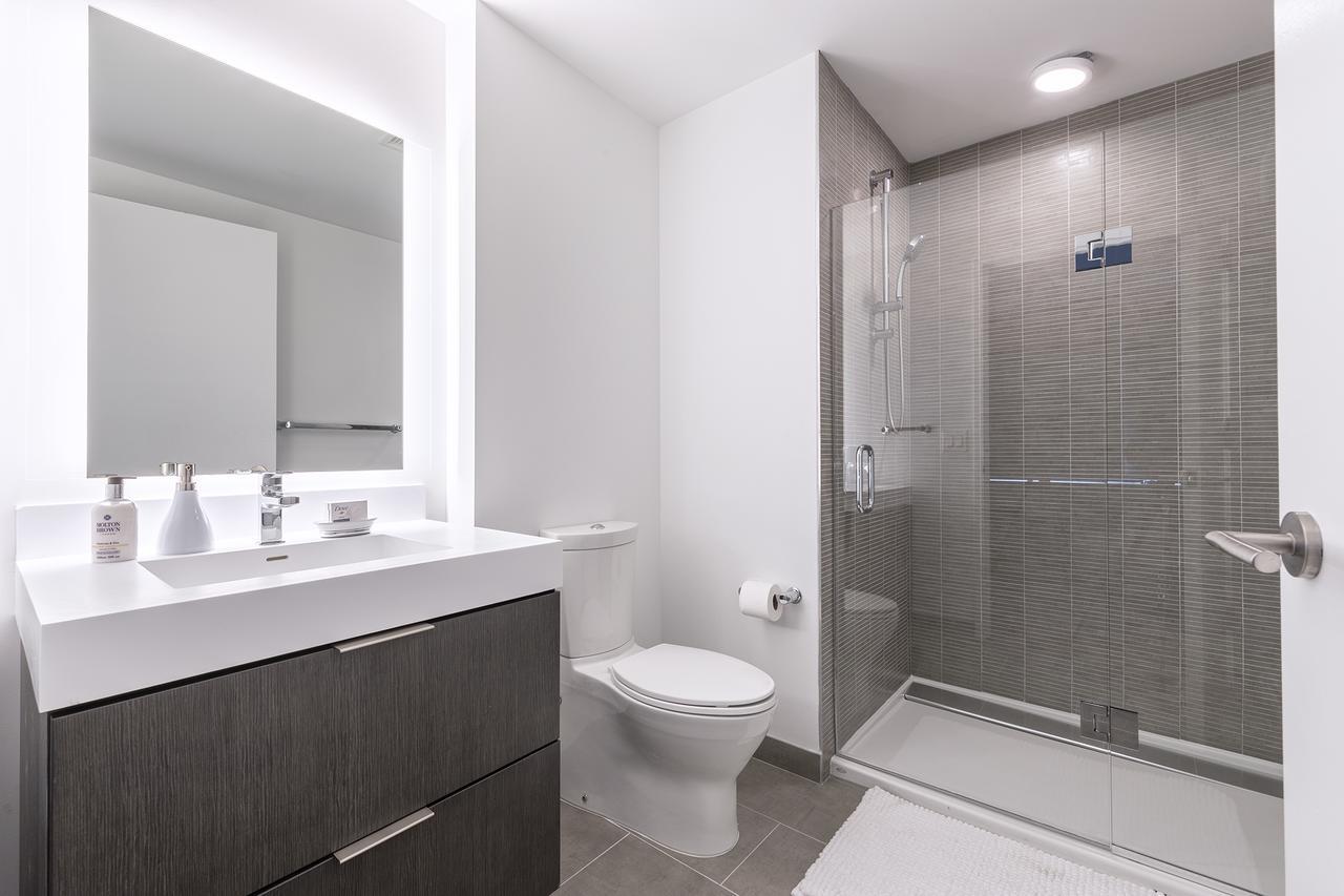 Deedee'S Sky Rise Apartments At Newport II 저지시티 외부 사진