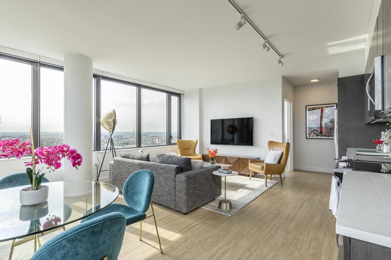 Deedee'S Sky Rise Apartments At Newport II 저지시티 외부 사진